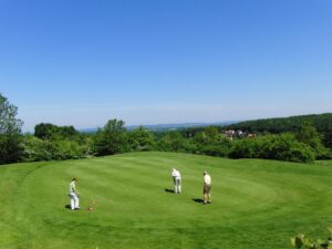 ゴルフ初心者がパター上達のために知っておくべき方法は？