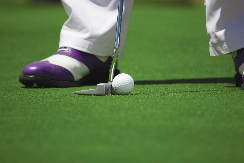 ゴルフ初心者がスイング練習に最適な器具はこれだ！？