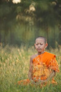 ゴルフ初心者がラウンドでスコアを良くするためのポイントは？